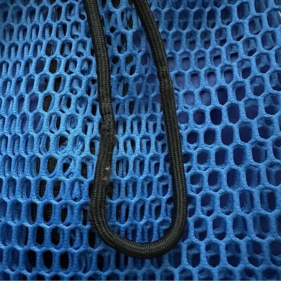 FP Movement Mini Mesh Sling Bag - Picture 7 of 13